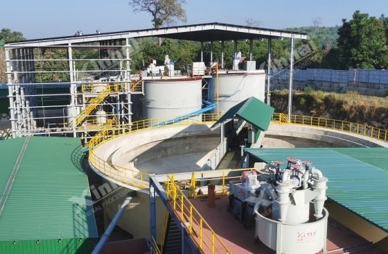 Cyclone cluster used for classification in a mineral processing plant