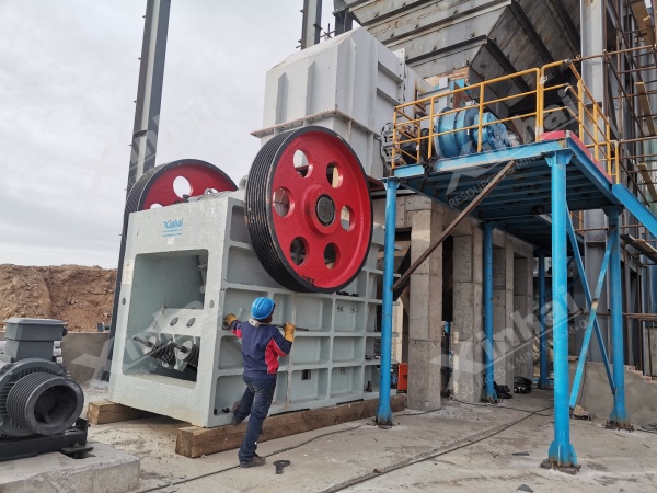 Mongolian-iron-ore-project-crusher